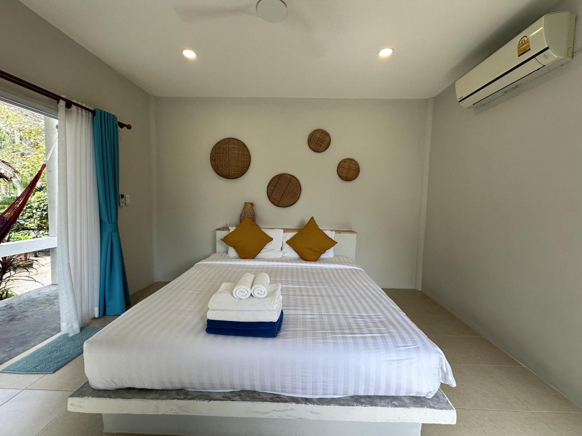 Sand Terrace Beach Bungalows Baan Tai Phòng bức ảnh